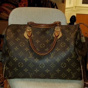 100% authentic Louis Vuitton Speedy 30
